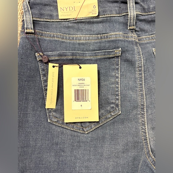 NYDJ Women's Jeans Marilyn Straight Jeans
Size 6 - Picture 12 of 14